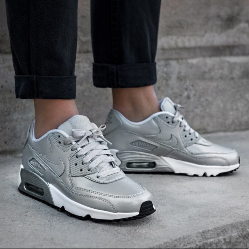 SOLD-NIKE AIR MAX 90 SE LTR LEATHER METALLIC - Picture 1 of 7